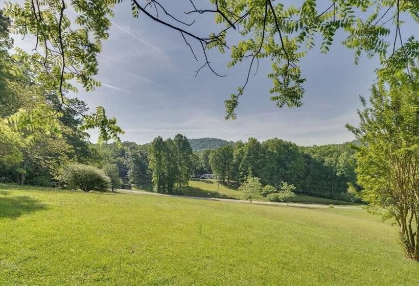 Pet Friendly Saluda Home W/ Mountain Views!