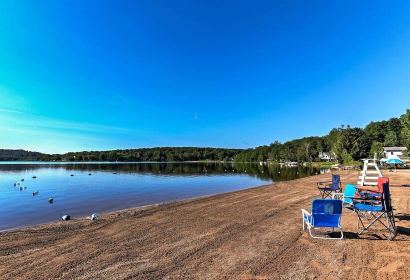 Arrowhead Lake Amenities: Quaint Home W/ Fireplace