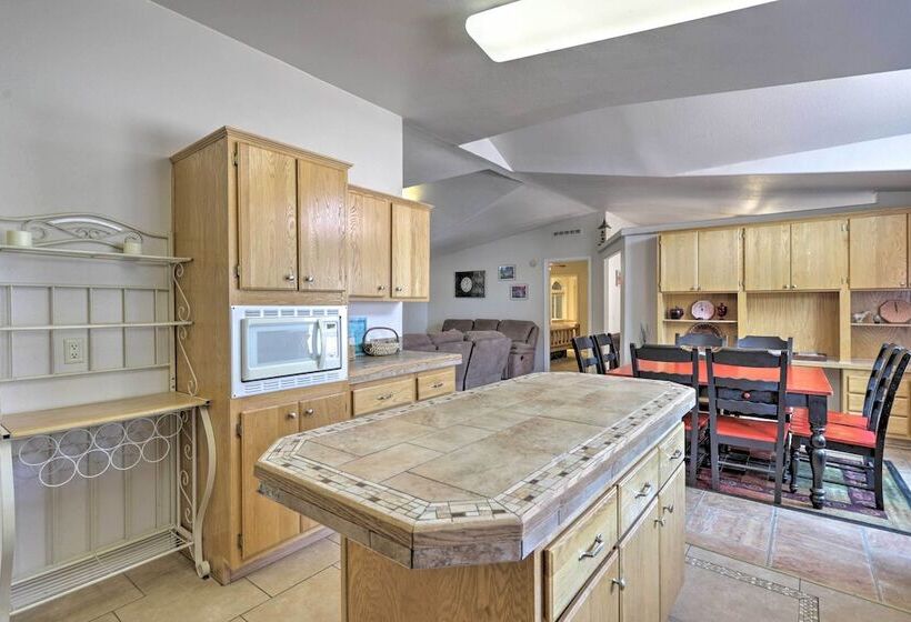 Red Rock Rambler  Moab Home W/ Hot Tub & Views!
