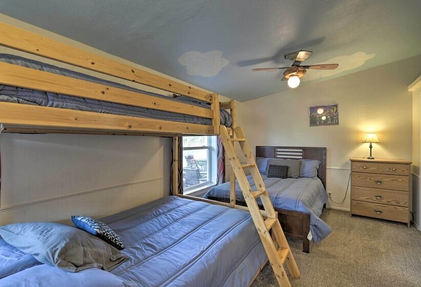 Red Rock Rambler  Moab Home W/ Hot Tub & Views!