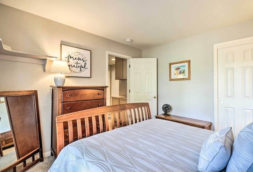 Reno Home W/ Private Yard + Hot Tub