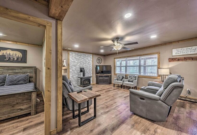 Ruidoso Cabin W/ Patio   Walk To Midtown!