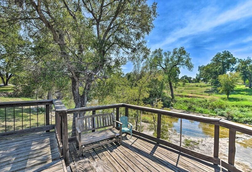 Spacious Glen Rose Home On Paluxy Riverfront