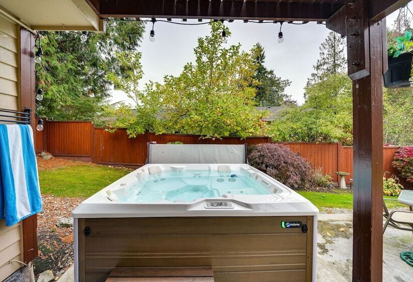 Mount Vernon Home W/ Private Hot Tub