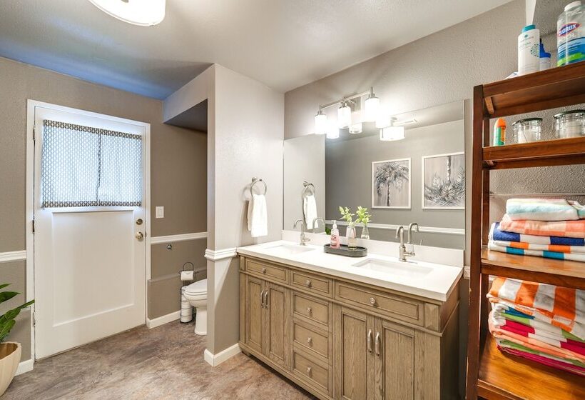 Mount Vernon Home W/ Private Hot Tub