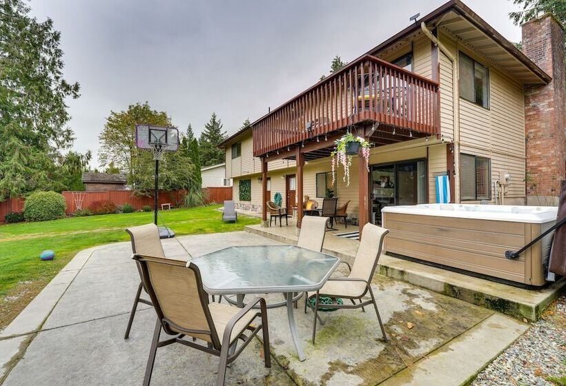 Mount Vernon Home W/ Private Hot Tub