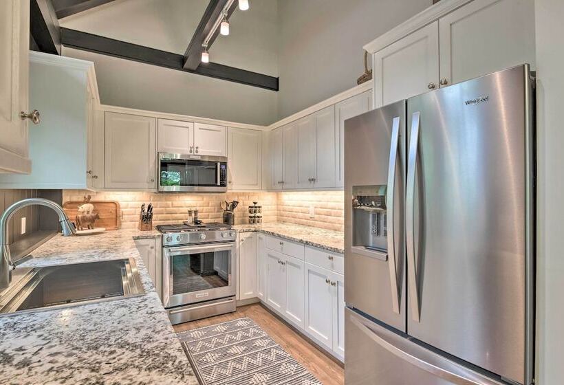 Cashiers Getaway W/ Decks & Golf Course Views