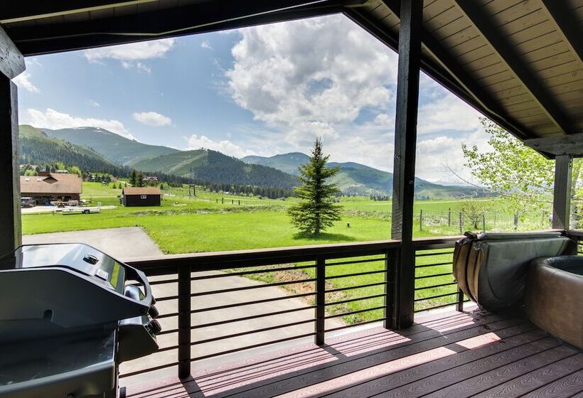Stunning Gallatin Gateway Mountain Retreat!