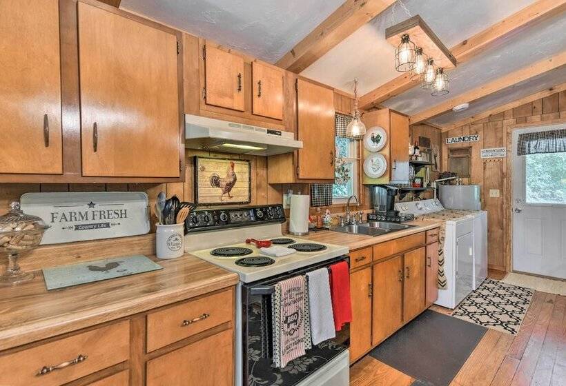 Smoky Mountain Cottage W/ Lanai & Mtn Views