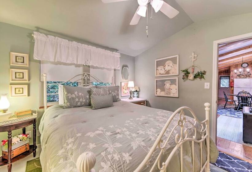 Smoky Mountain Cottage W/ Lanai & Mtn Views