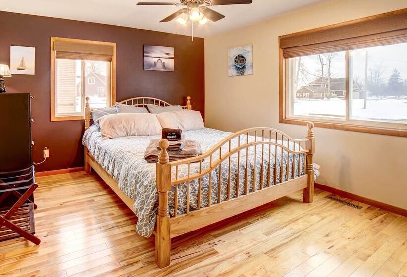 Waterfront Evart House On Chippewa Lake Channel