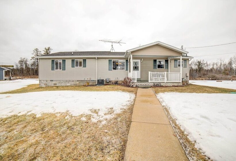 Waterfront Evart House On Chippewa Lake Channel
