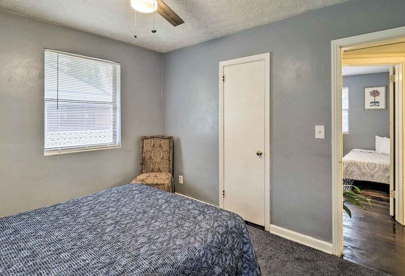 Welcoming Jacksonville Home < 9 Mi To Beach!