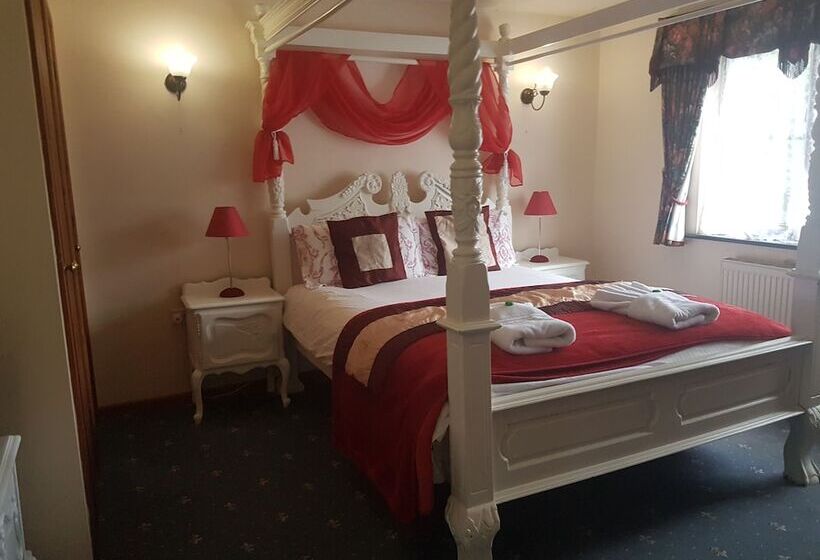 פונדק Dolbrodmaeth Riverside B&b