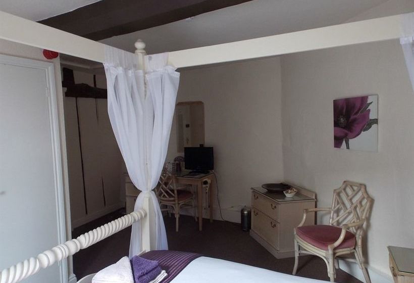 פונדק The Friars