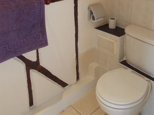 פונדק The Friars