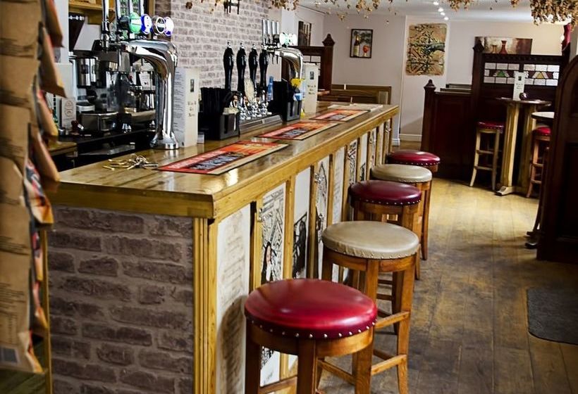 פונדק The Friars