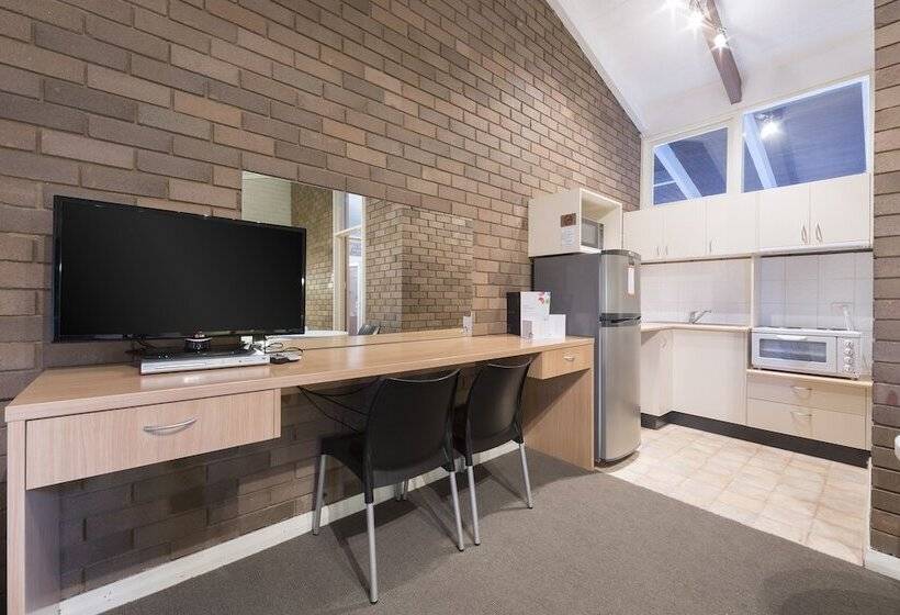 هتل Alivio Tourist Park Canberra