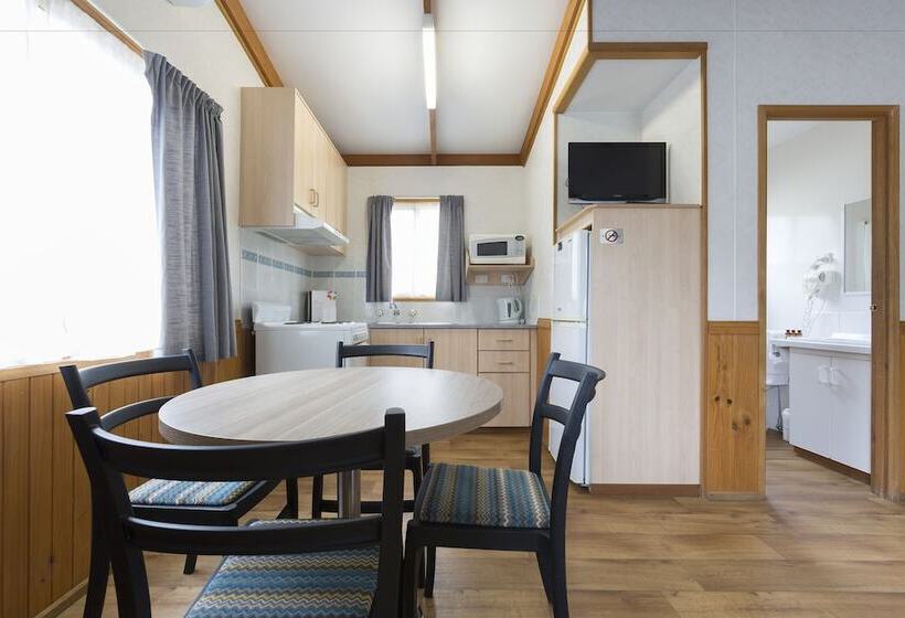 هتل Alivio Tourist Park Canberra