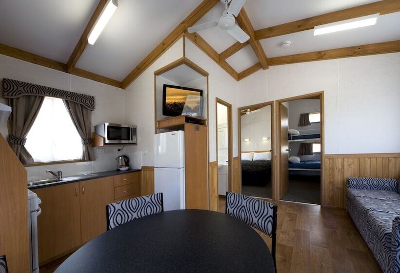 هتل Alivio Tourist Park Canberra