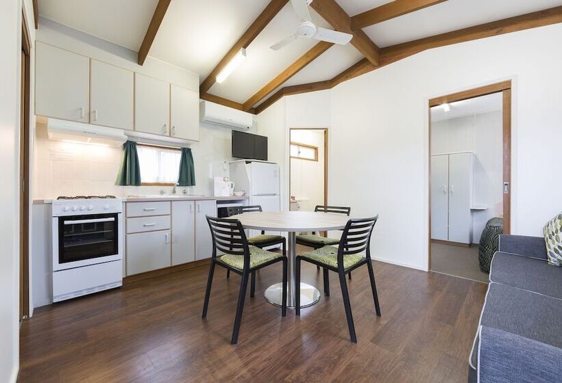 هتل Alivio Tourist Park Canberra