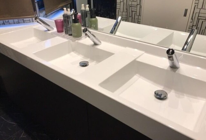 فنادق الكبسولة Capsule Inn Shimbashi  Men Only