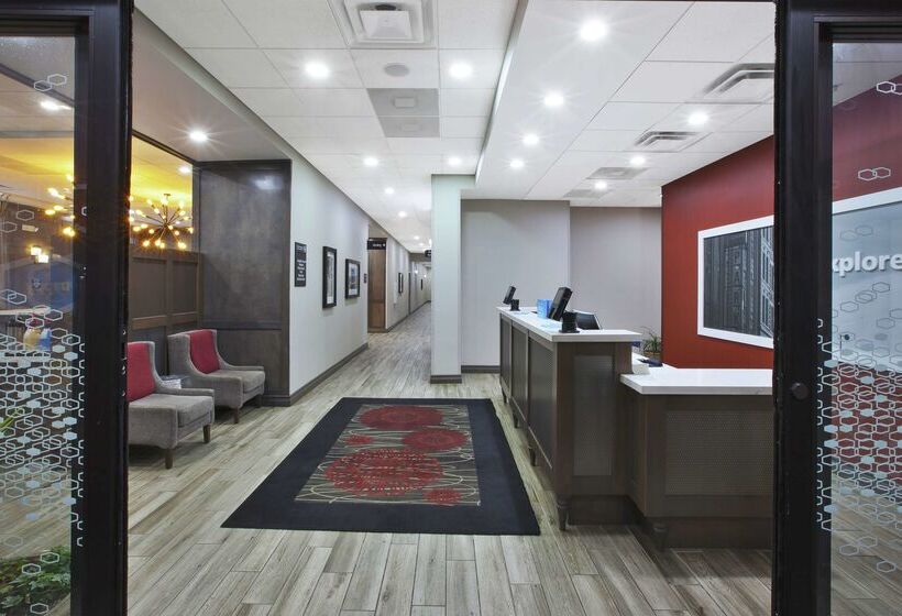 فندق Hampton Inn By Hilton Detroit Dearborn