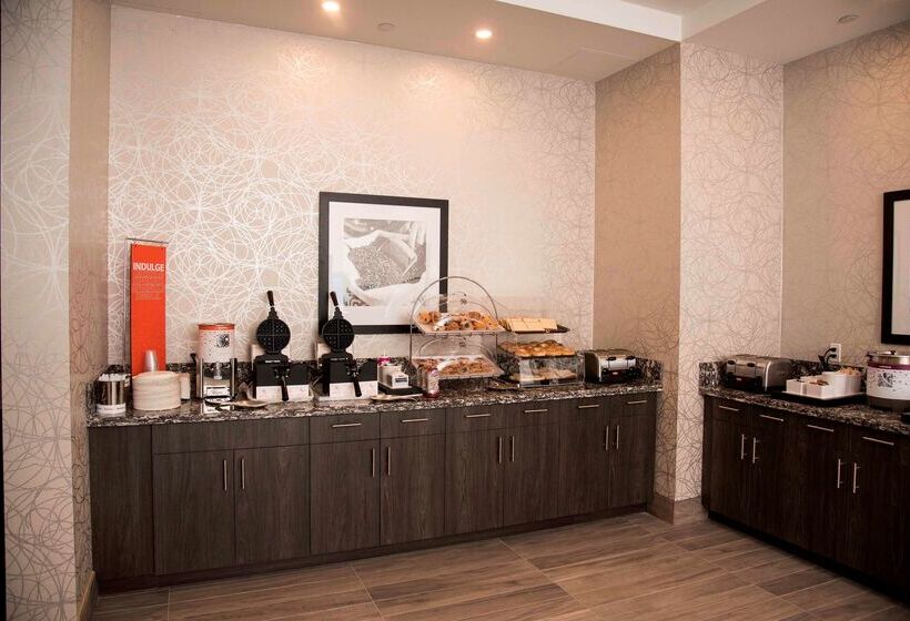 هتل Hampton Inn & Suites By Hilton Thunder Bay