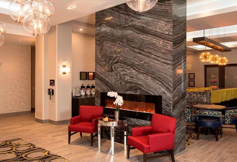 هتل Hampton Inn & Suites By Hilton Thunder Bay