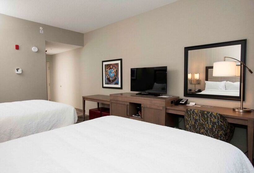 هتل Hampton Inn & Suites By Hilton Thunder Bay