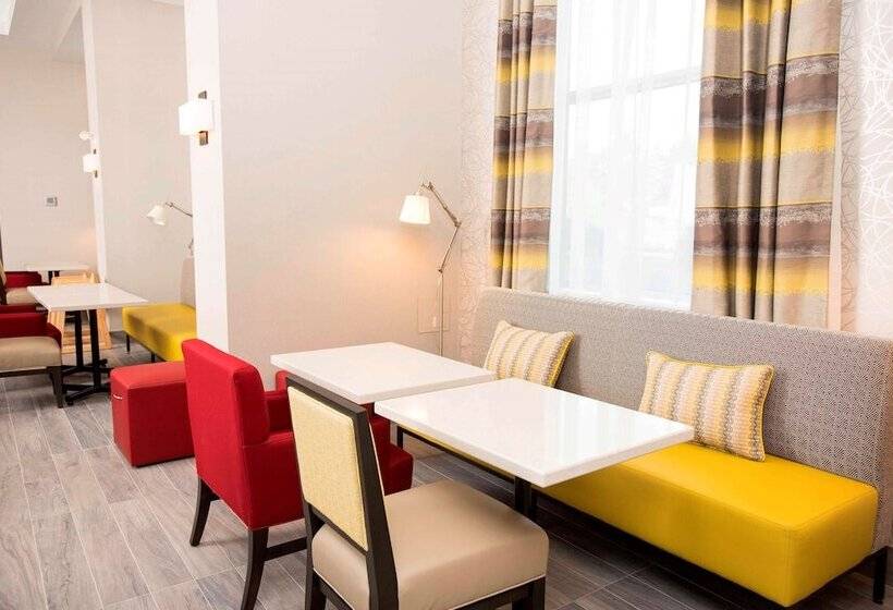 هتل Hampton Inn & Suites By Hilton Thunder Bay