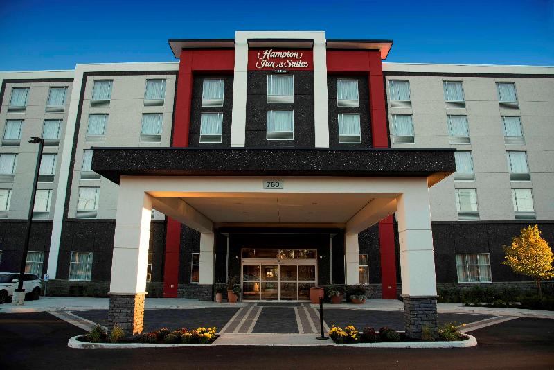 هتل Hampton Inn & Suites By Hilton Thunder Bay