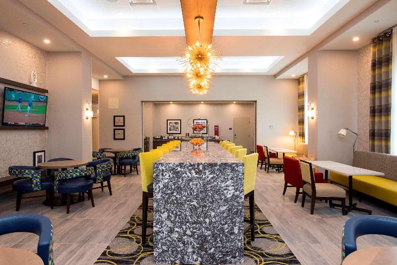 هتل Hampton Inn & Suites By Hilton Thunder Bay