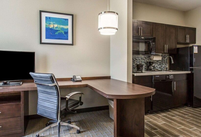 هتل Mainstay Suites Midland