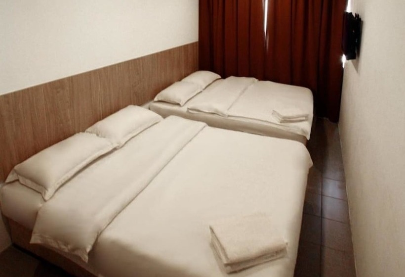 هتل Place2stay   Airport