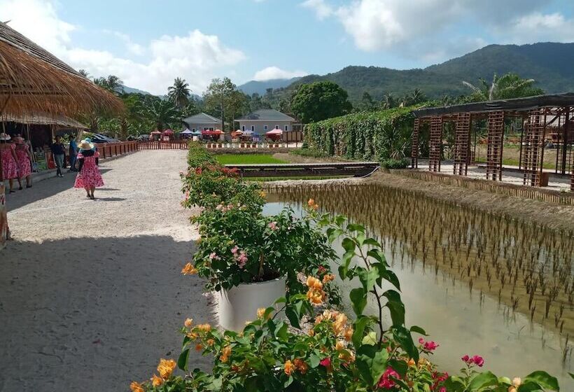 هتل Stella Resort Khanom