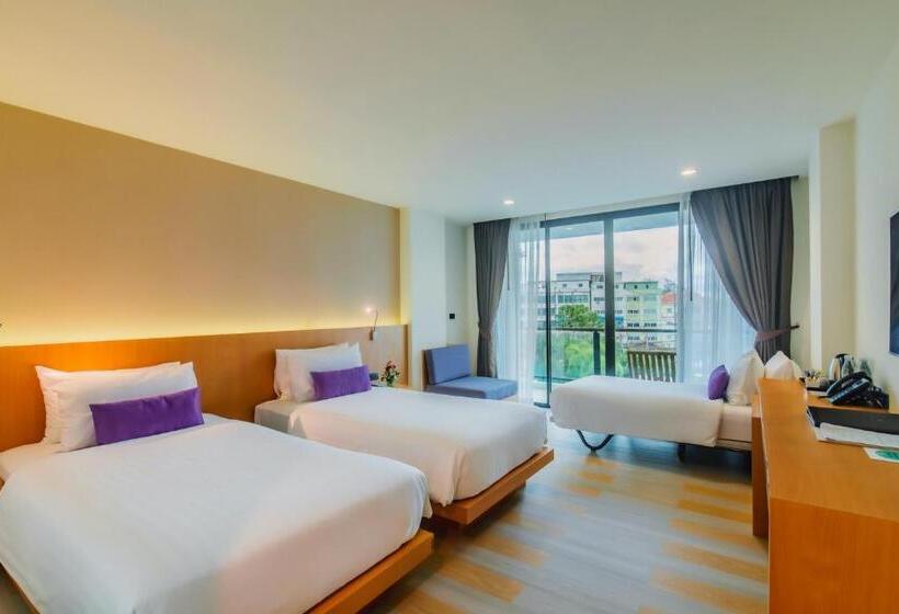 هتل The Lunar Patong