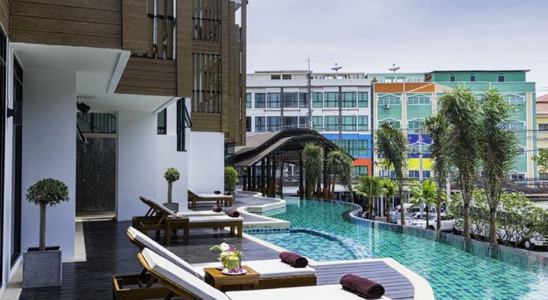 هتل The Lunar Patong