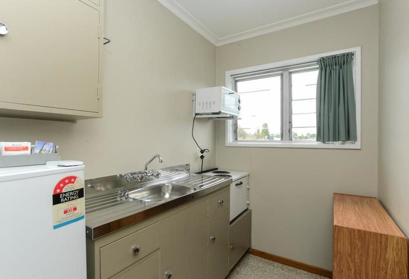 The Magpie- Hawkes Bay Motel