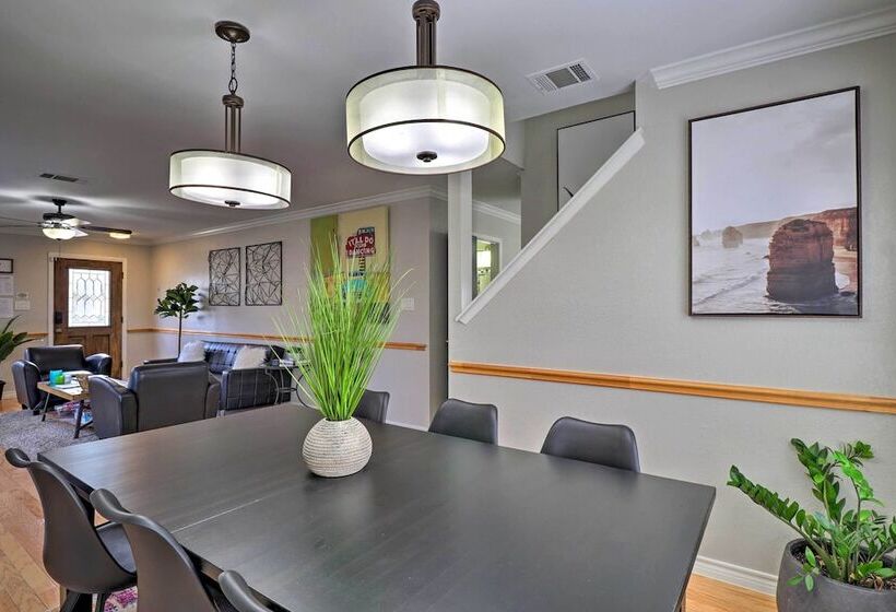 Austin Abode W/ Deck & Grill   15 Mi To Dtwn!