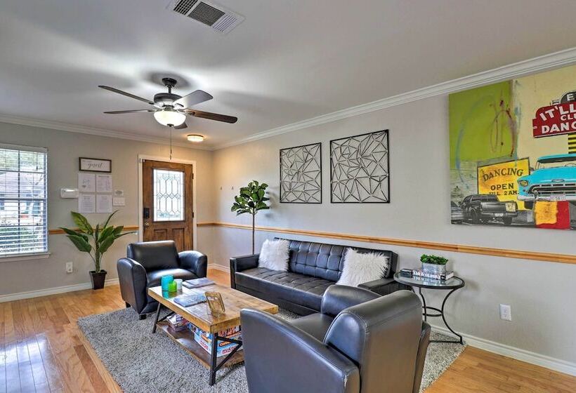 Austin Abode W/ Deck & Grill   15 Mi To Dtwn!