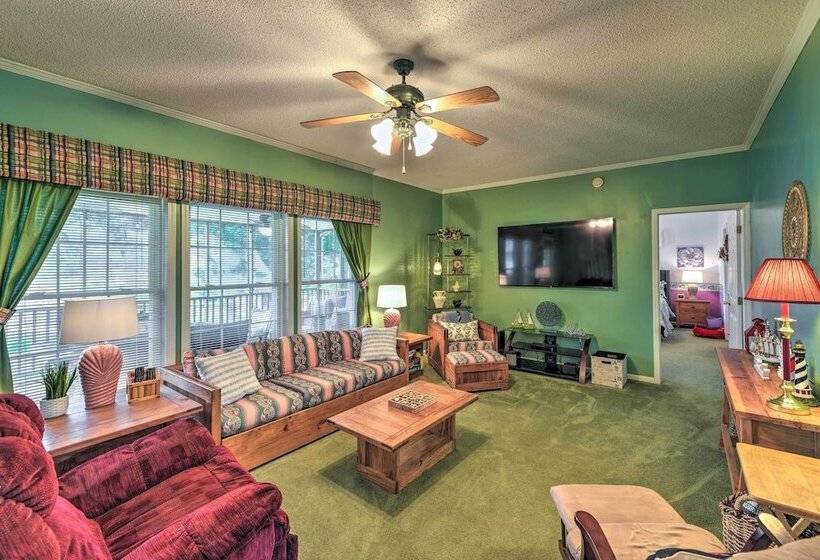 Beautiful Lakefront Retreat W/ Dock & Grill!