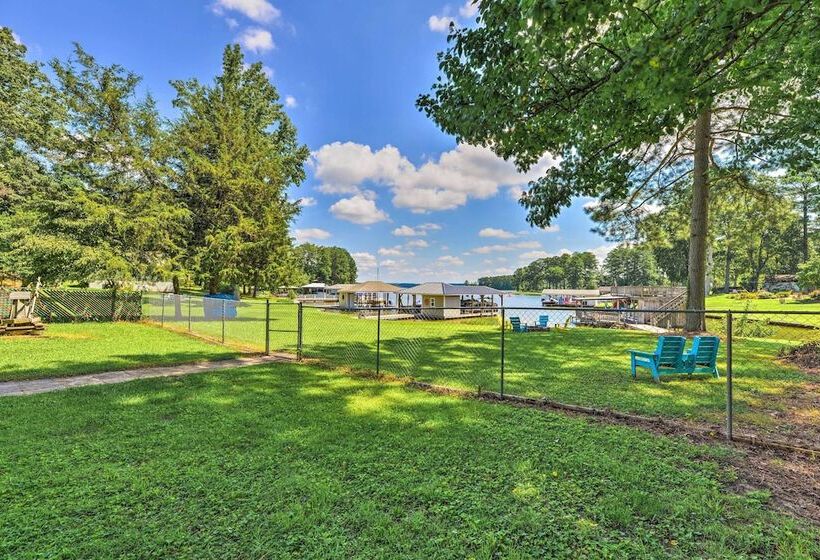 Beautiful Lakefront Retreat W/ Dock & Grill!