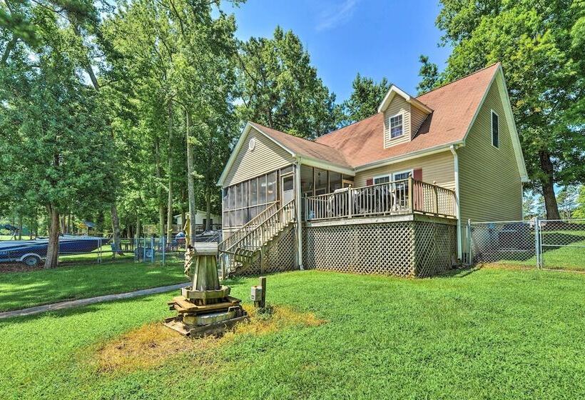 Beautiful Lakefront Retreat W/ Dock & Grill!