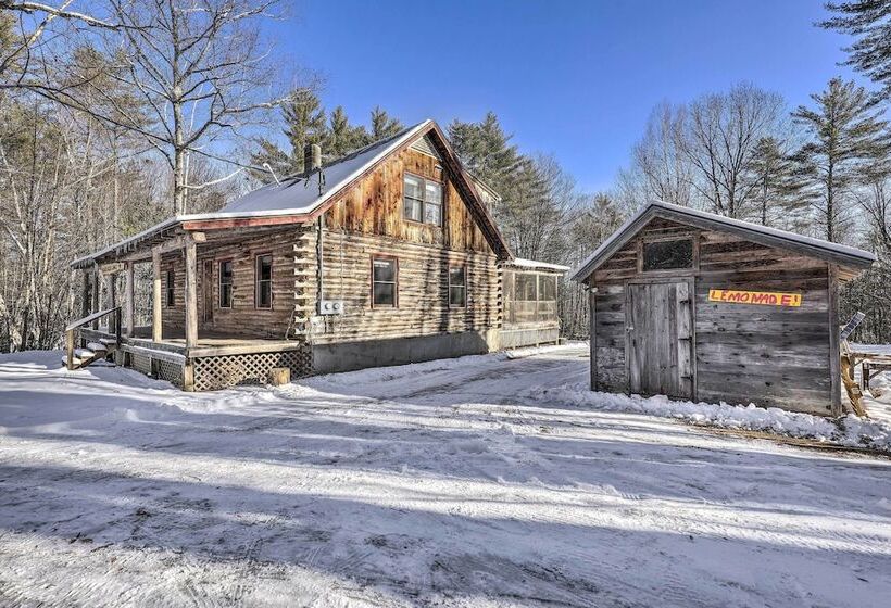 Black Bear Lodge: A Rural White Mtns Retreat