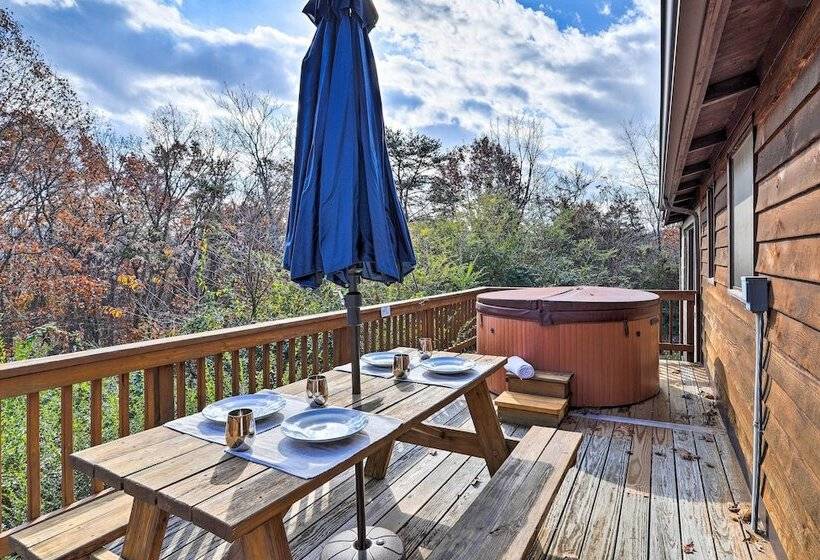 Calming Shenandoah Valley Cabin W/ Hot Tub!