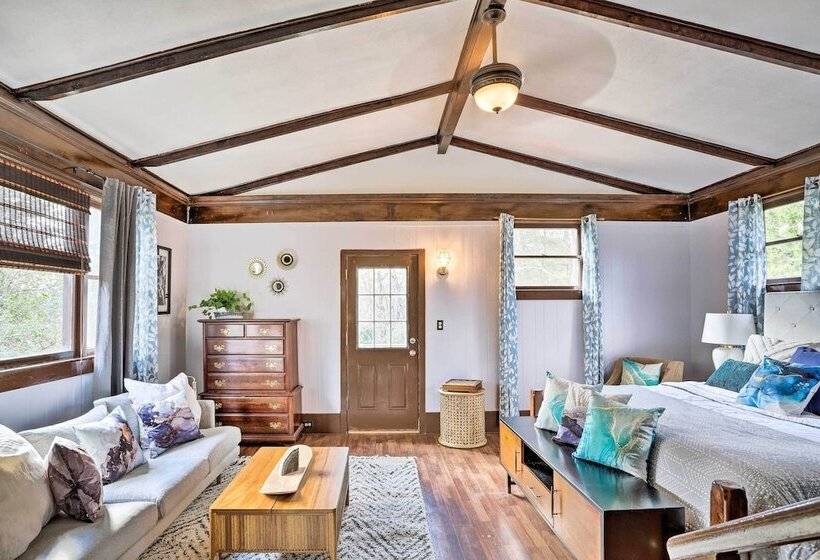 Calming Shenandoah Valley Cabin W/ Hot Tub!