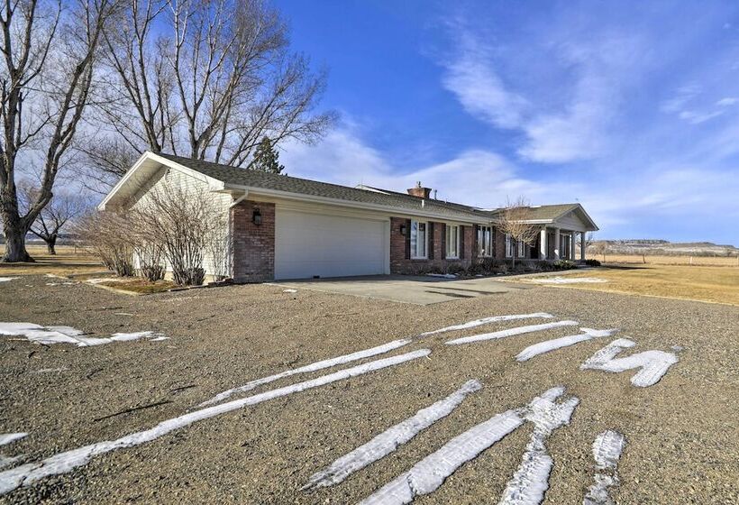 Charming Joliet Ranch House On A Working Farm