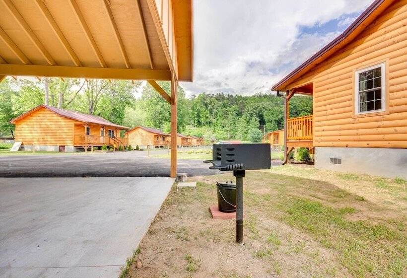 Cozy Riverfront Cabin W/ Private Deck & Hot Tub!