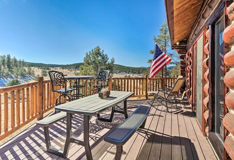 Classic Colorado Log Home W/ Mountain Views!